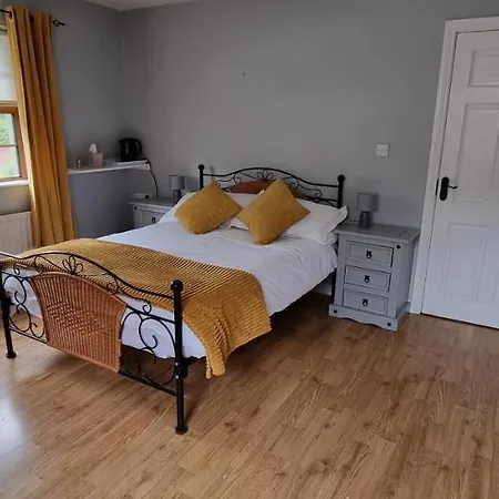 The Madden Guest House Gilford Экстерьер фото